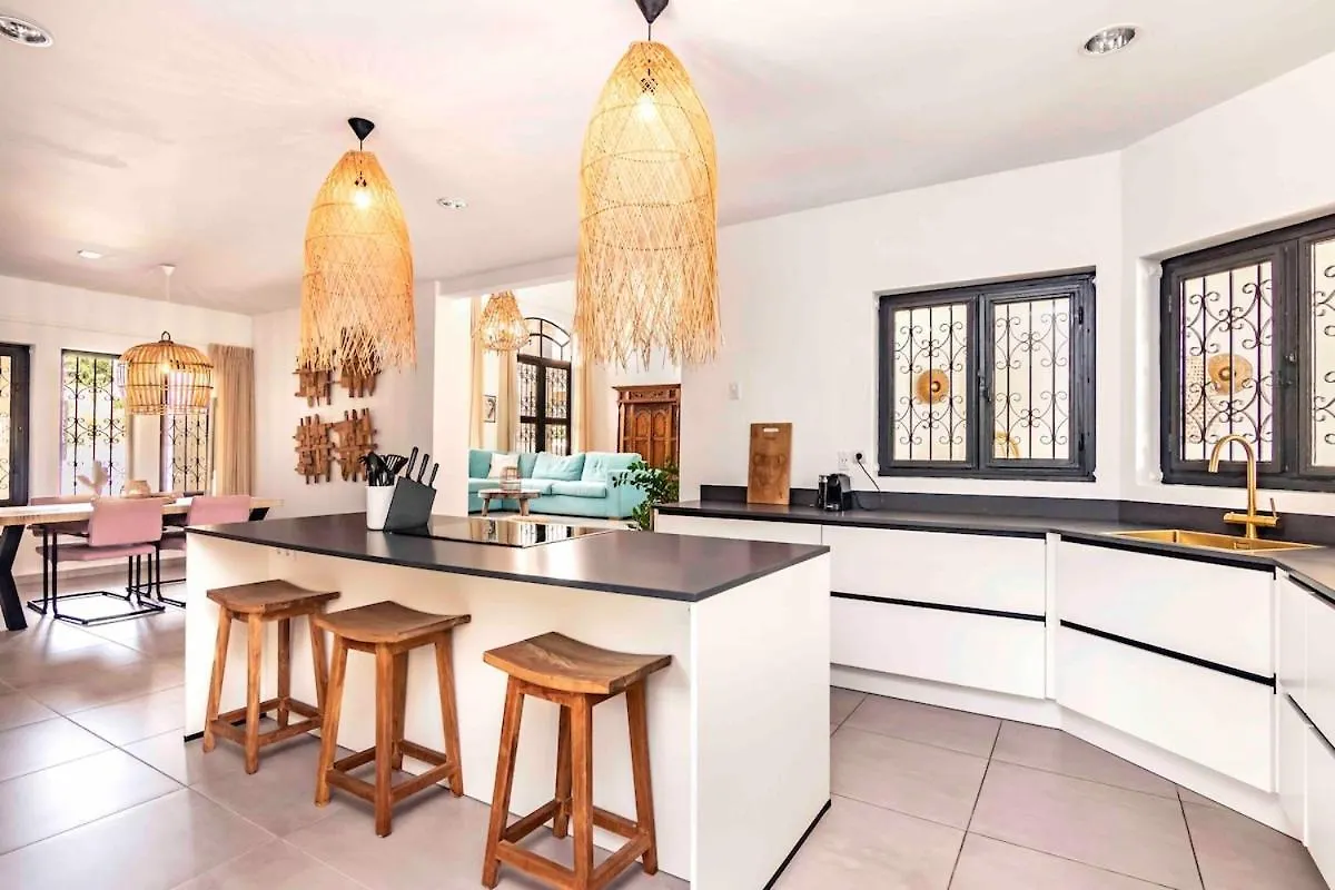 Villa Leon Spacious Tropical Villa With Pool And Outdoor Kitchen Jan Thiel