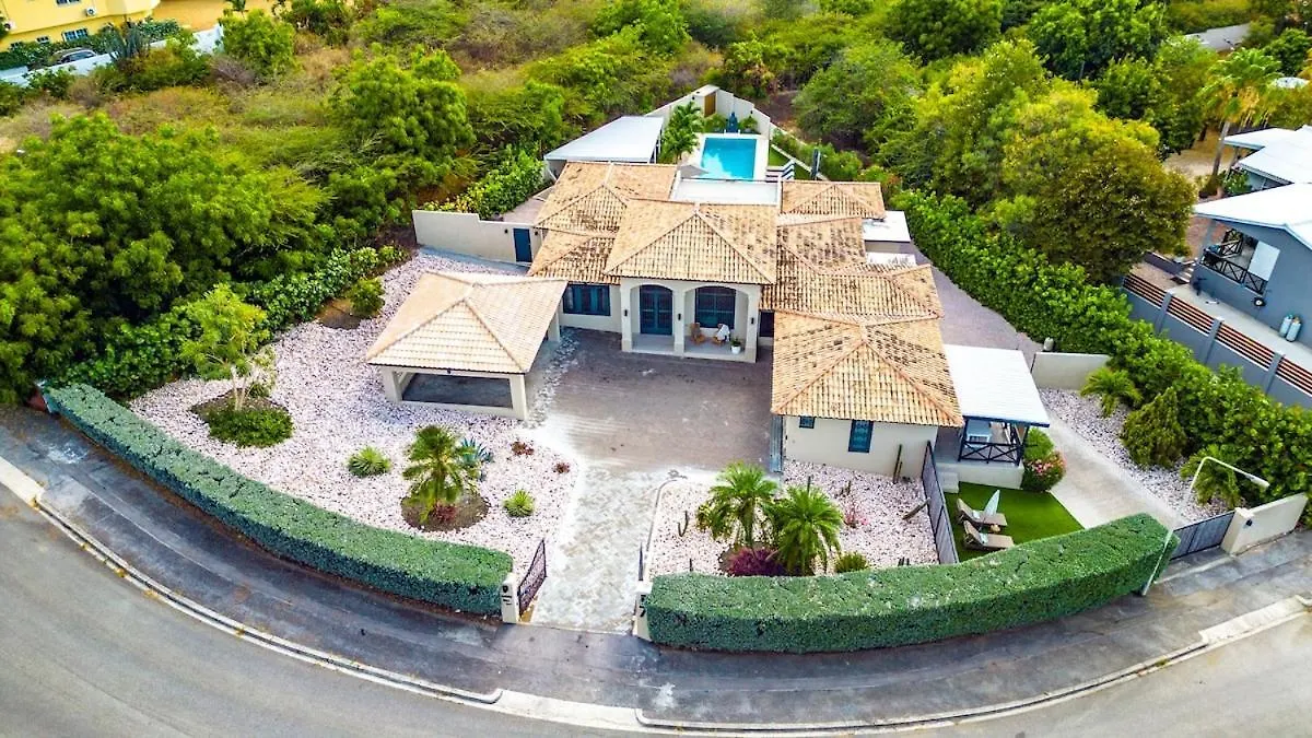 Villa Leon Spacious Tropical Villa With Pool And Outdoor Kitchen Jan Thiel