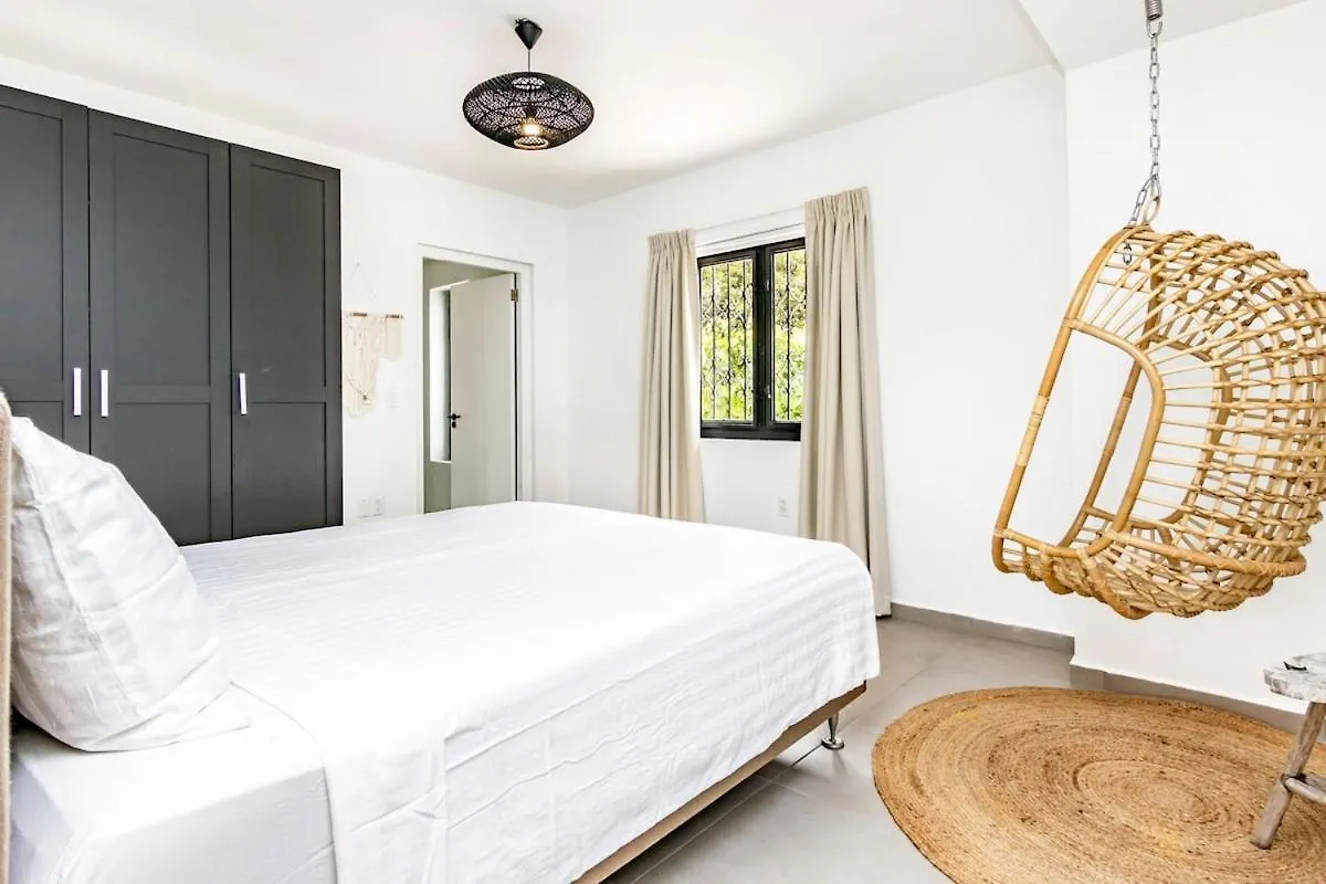 Villa Leon Spacious Tropical Villa With Pool And Outdoor Kitchen Jan Thiel