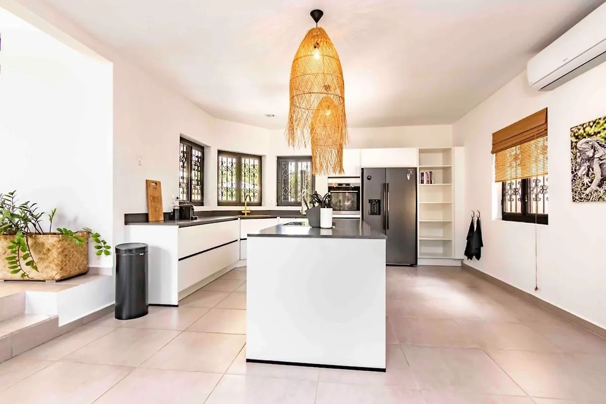 Villa Leon Spacious Tropical Villa With Pool And Outdoor Kitchen Jan Thiel