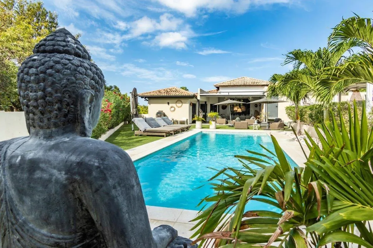 Villa Leon Spacious Tropical Villa With Pool And Outdoor Kitchen location
